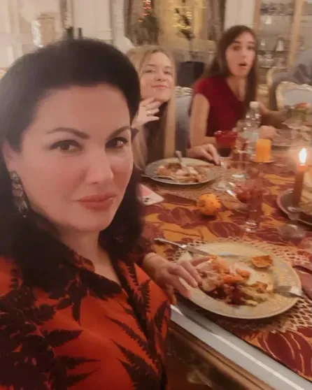 Как Дженнифер Лопес, Кристина Орбакайте, Илон Маск, Селена Гомес и Надежда Оболенцева отметили День благодарения Как Дженнифер Лопес, Кристина Орбакайте, Илон Маск, Селена Гомес и Надежда Оболенцева отметили День благодарения