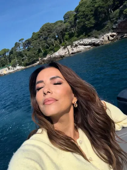 Как Дженнифер Лопес, Кристина Орбакайте, Илон Маск, Селена Гомес и Надежда Оболенцева отметили День благодарения Как Дженнифер Лопес, Кристина Орбакайте, Илон Маск, Селена Гомес и Надежда Оболенцева отметили День благодарения