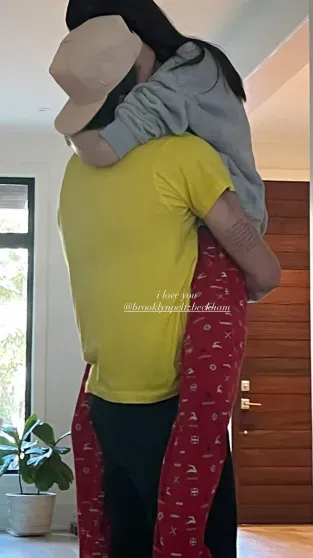 Как Дженнифер Лопес, Кристина Орбакайте, Илон Маск, Селена Гомес и Надежда Оболенцева отметили День благодарения Как Дженнифер Лопес, Кристина Орбакайте, Илон Маск, Селена Гомес и Надежда Оболенцева отметили День благодарения