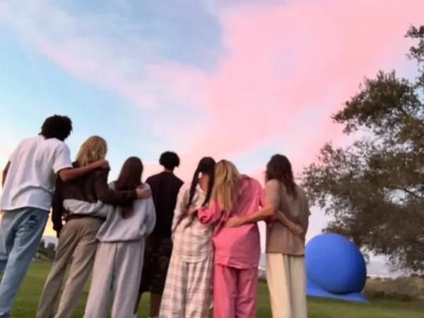 Как Дженнифер Лопес, Кристина Орбакайте, Илон Маск, Селена Гомес и Надежда Оболенцева отметили День благодарения Как Дженнифер Лопес, Кристина Орбакайте, Илон Маск, Селена Гомес и Надежда Оболенцева отметили День благодарения