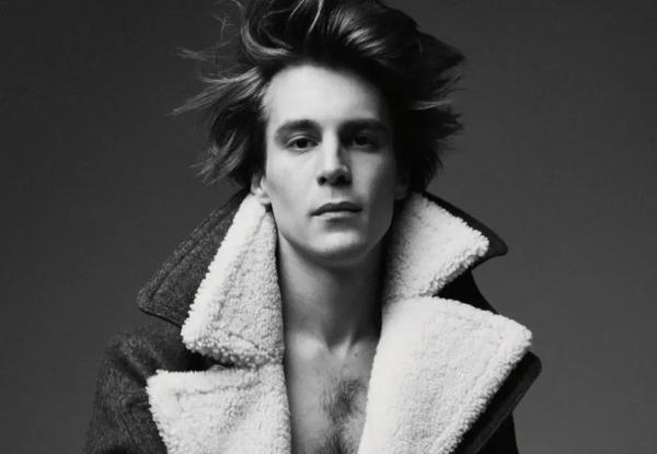 "Какой-то бред". Иван Янковский пожаловался на то, что его часто сравнивают со знаменитым дедом "Какой-то бред". Иван Янковский пожаловался на то, что его часто сравнивают со знаменитым дедом