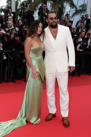 Канны-2025: Дакота Джонсон, Рианна и A$AP Rocky, Дензел Вашингтон и Джейсон Момоа с девушкой на премьере фильма "Рай и ад" Канны-2025: Дакота Джонсон, Рианна и A$AP Rocky, Дензел Вашингтон и Джейсон Момоа с девушкой на премьере фильма "Рай и ад"