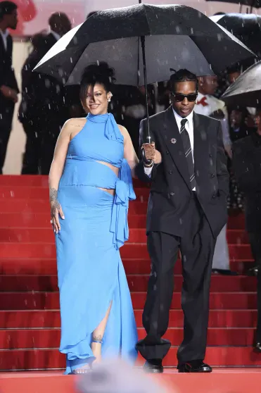 Канны-2025: Дакота Джонсон, Рианна и A$AP Rocky, Дензел Вашингтон и Джейсон Момоа с девушкой на премьере фильма "Рай и ад" Канны-2025: Дакота Джонсон, Рианна и A$AP Rocky, Дензел Вашингтон и Джейсон Момоа с девушкой на премьере фильма "Рай и ад"