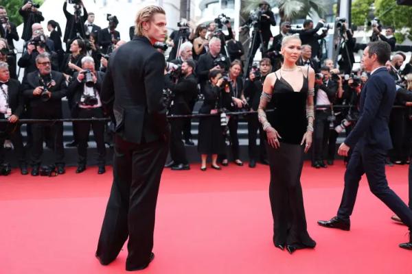 Канны-2025: Елена Перминова посетила премьеру фильма "Новая волна" вместе с бойфрендом Тарасом Романовым