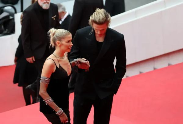 Канны-2025: Елена Перминова посетила премьеру фильма "Новая волна" вместе с бойфрендом Тарасом Романовым