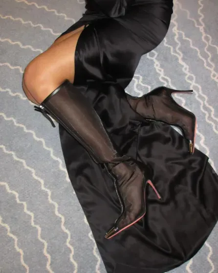 Канны-2025: Ирина Шейк показала свои образы вне красных дорожек Канны-2025: Ирина Шейк показала свои образы вне красных дорожек