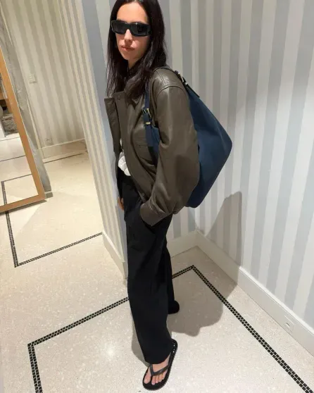 Канны-2025: Ирина Шейк показала свои образы вне красных дорожек Канны-2025: Ирина Шейк показала свои образы вне красных дорожек