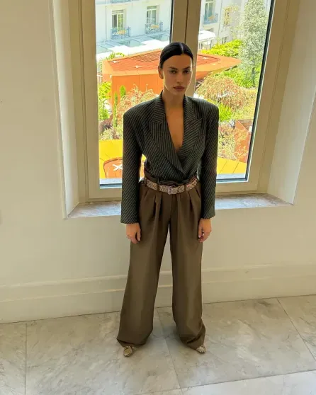 Канны-2025: Ирина Шейк показала свои образы вне красных дорожек Канны-2025: Ирина Шейк показала свои образы вне красных дорожек