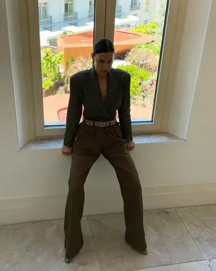 Канны-2025: Ирина Шейк показала свои образы вне красных дорожек Канны-2025: Ирина Шейк показала свои образы вне красных дорожек