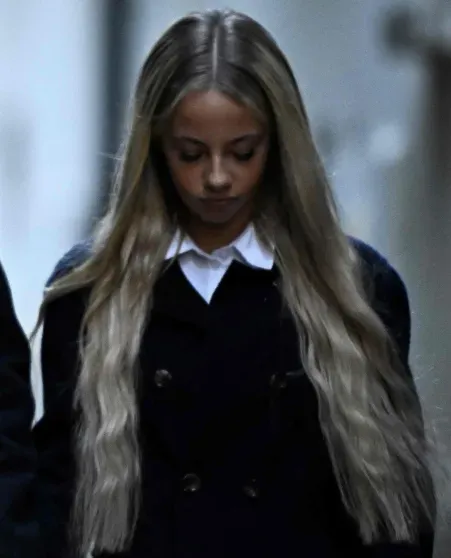 Карла Бруни проводила мужа Николя Саркози в тюрьму