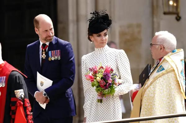 Кейт Миддлтон и принц Уильям посетили службу в честь 80-летия Победы Кейт Миддлтон и принц Уильям посетили службу в честь 80-летия Победы