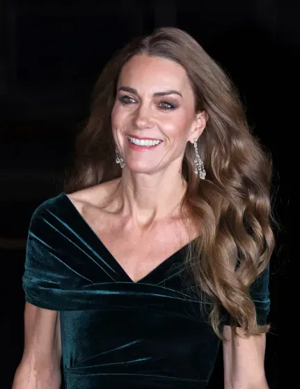 Кейт Миддлтон объяснила, почему стала блондинкой — на фоне слухов о том, что носит парик из-за рецидива рака Кейт Миддлтон объяснила, почему стала блондинкой — на фоне слухов о том, что носит парик из-за рецидива рака