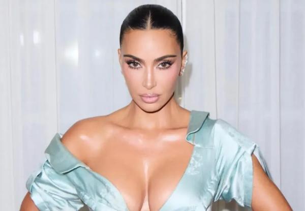 Ким Кардашьян рассказала, что после "выматывающего" развода с Канье Уэстом ей диагностировали аневризму мозга Ким Кардашьян рассказала, что после "выматывающего" развода с Канье Уэстом ей диагностировали аневризму мозга