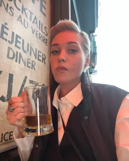 Кристина Асмус отметила день рождения во Франции на фоне скандала из-за отстранения от съёмок