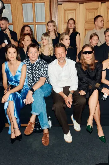 Ксения Собчак, Софья Эрнст, Наталья Ионова, Олег Меньшиков и Валерия Гай Германика на показе Walk of Shame Ксения Собчак, Софья Эрнст, Наталья Ионова, Олег Меньшиков и Валерия Гай Германика на показе Walk of Shame