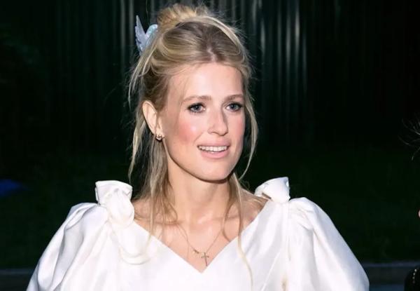 Ксения Собчак, Софья Эрнст, Наталья Ионова, Олег Меньшиков и Валерия Гай Германика на показе Walk of Shame Ксения Собчак, Софья Эрнст, Наталья Ионова, Олег Меньшиков и Валерия Гай Германика на показе Walk of Shame