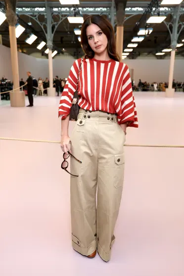 Лана Дель Рей с сестрой и Оливия Уайлд на показе Zimmermann в Париже Лана Дель Рей с сестрой и Оливия Уайлд на показе Zimmermann в Париже