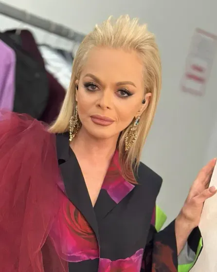 Лариса Долина предложила возвращать деньги покупательнице своей квартиры в течение трёх лет Лариса Долина предложила возвращать деньги покупательнице своей квартиры в течение трёх лет