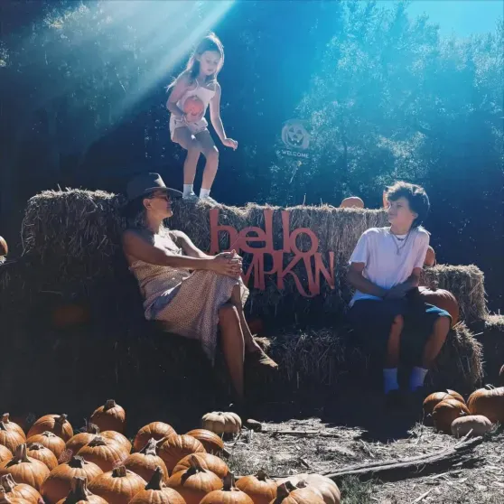 Лили Аллен в костюме любовницы бывшего мужа, Джастин Трюдо в образе подтанцовки Кэти Перри: как звёзды отметили Хэллоуин Лили Аллен в костюме любовницы бывшего мужа, Джастин Трюдо в образе подтанцовки Кэти Перри: как звёзды отметили Хэллоуин