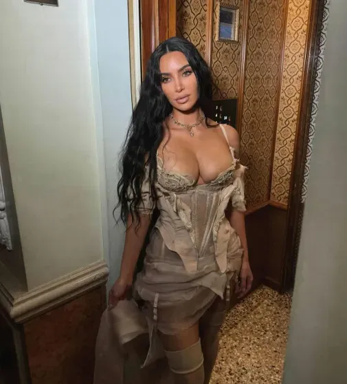 Лорен Санчес показала своё второе свадебное платье Лорен Санчес показала своё второе свадебное платье