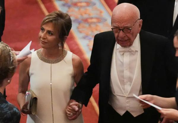 Мать Даши Жуковой с 94-летним мужем-медиамагнатом Рупертом Мёрдоком посетили банкет с Кейт Мидлтон и принцем Уильямом Мать Даши Жуковой с 94-летним мужем-медиамагнатом Рупертом Мёрдоком посетили банкет с Кейт Мидлтон и принцем Уильямом