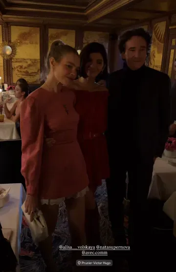 Наталья Водянова и её муж-миллиардер Антуан Арно вышли в свет в Париже Наталья Водянова и её муж-миллиардер Антуан Арно вышли в свет в Париже