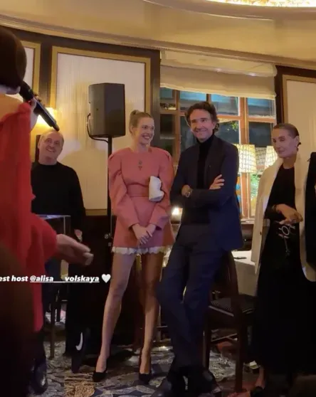 Наталья Водянова и её муж-миллиардер Антуан Арно вышли в свет в Париже Наталья Водянова и её муж-миллиардер Антуан Арно вышли в свет в Париже