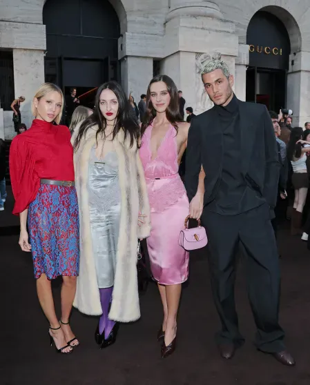 Неделя моды в Милане: Деми Мур, Гвинет Пэлтроу, Франсуа-Анри Пино и Серена Уильямс на премьере фильма Gucci Неделя моды в Милане: Деми Мур, Гвинет Пэлтроу, Франсуа-Анри Пино и Серена Уильямс на премьере фильма Gucci