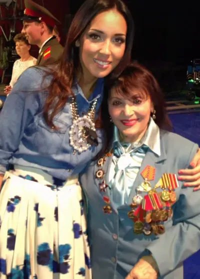 "Никто не забыт. Ничто не забыто". Алсу, Татьяна Навка, Алла Пугачёва, Ксения Собчак и другие звёзды поздравили россиян с Днём Победы "Никто не забыт. Ничто не забыто". Алсу, Татьяна Навка, Алла Пугачёва, Ксения Собчак и другие звёзды поздравили россиян с Днём Победы