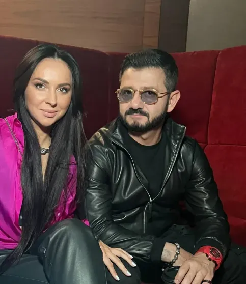 "Никто никого не предавал". Жена Михаила Галустяна ответила на вопросы о разводе с ним и его предполагаемой любовнице "Никто никого не предавал". Жена Михаила Галустяна ответила на вопросы о разводе с ним и его предполагаемой любовнице