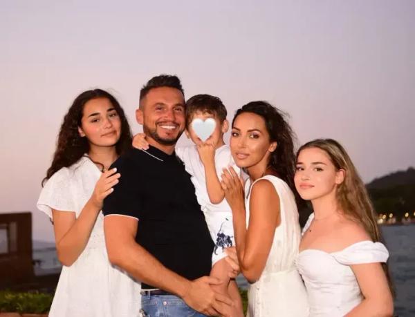 "Он дал мне очень красивую жизнь". Алсу дала большое интервью о разводе с Яном Абрамовым "Он дал мне очень красивую жизнь". Алсу дала большое интервью о разводе с Яном Абрамовым