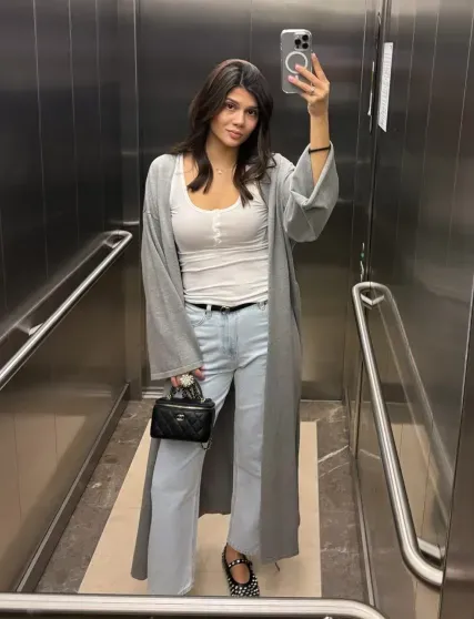 "Первая мамская вылазка". Жена Александра Петрова показала, как выглядит спустя две недели после рождения сына "Первая мамская вылазка". Жена Александра Петрова показала, как выглядит спустя две недели после рождения сына