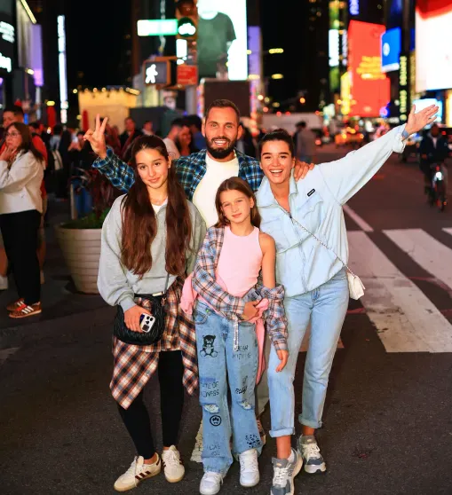 "Полное отсутствие ценностей". Девятилетнюю дочь Ксении Бородиной раскритиковали в сети за ответ на вопрос, на что она потратила бы миллион долларов "Полное отсутствие ценностей". Девятилетнюю дочь Ксении Бородиной раскритиковали в сети за ответ на вопрос, на что она потратила бы миллион долларов