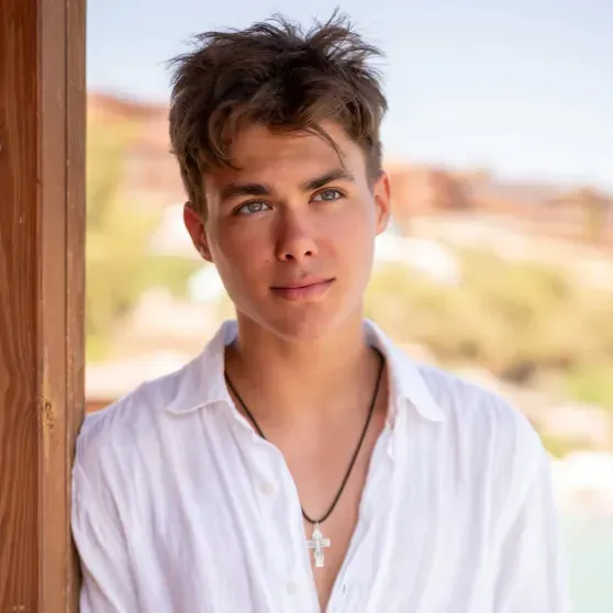 "Прохожие не могли пройти мимо его глаз". Екатерина Климова поздравила с 19-летием старшего сына от Игоря Петренко "Прохожие не могли пройти мимо его глаз". Екатерина Климова поздравила с 19-летием старшего сына от Игоря Петренко