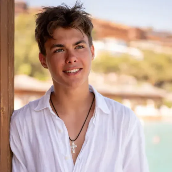 "Прохожие не могли пройти мимо его глаз". Екатерина Климова поздравила с 19-летием старшего сына от Игоря Петренко "Прохожие не могли пройти мимо его глаз". Екатерина Климова поздравила с 19-летием старшего сына от Игоря Петренко