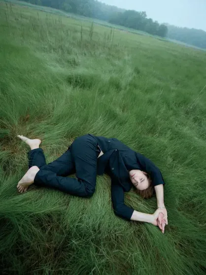 Роберт Паттинсон снялся для глянца и рассказал, как отцовство сделало его "нормисом" Роберт Паттинсон снялся для глянца и рассказал, как отцовство сделало его "нормисом"