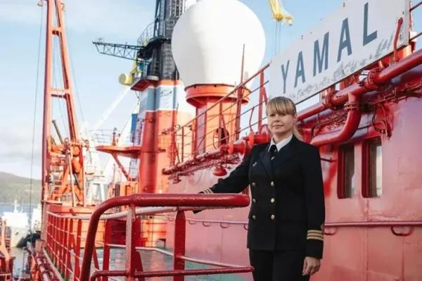 Россиянка стала первой в истории женщиной-капитаном атомного ледокола Россиянка стала первой в истории женщиной-капитаном атомного ледокола