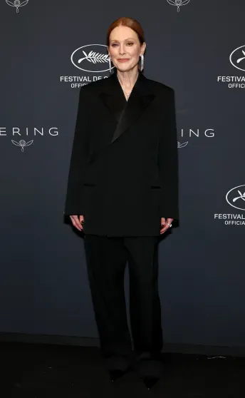 Сальма Хайек с мужем, Николь Кидман, Рози Хантингтон-Уайтли и Марк Эйдельштейн на премии Women In Motion в Каннах Сальма Хайек с мужем, Николь Кидман, Рози Хантингтон-Уайтли и Марк Эйдельштейн на премии Women In Motion в Каннах