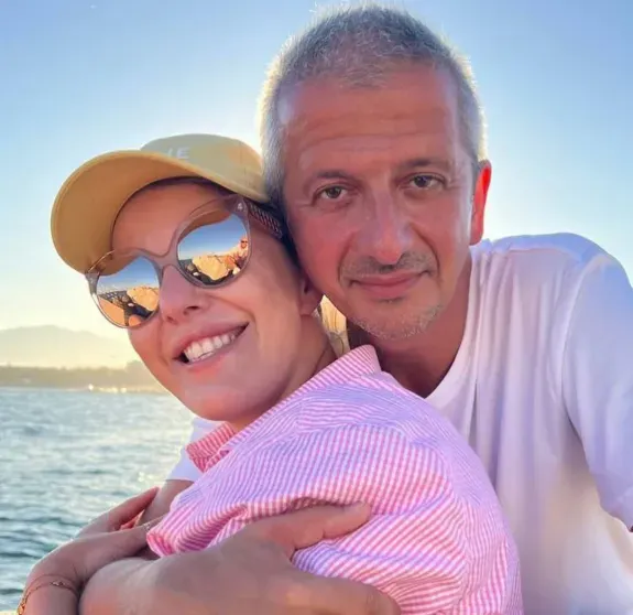 "Сегодня мы такие же счастливые". Константин Богомолов поздравил Ксению Собчак с годовщиной свадьбы "Сегодня мы такие же счастливые". Константин Богомолов поздравил Ксению Собчак с годовщиной свадьбы