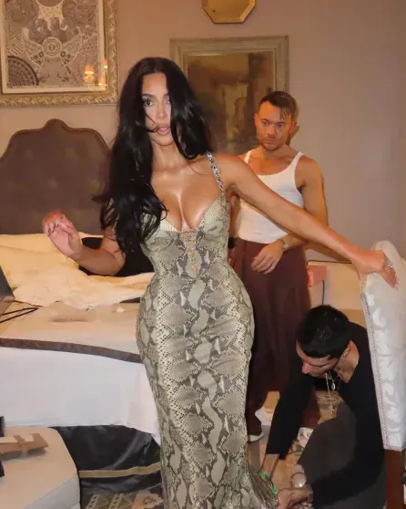 Семья Кардашьян, Леонардо Ди Каприо с девушкой и Иванка Трамп на предсвадебной вечеринке Джеффа Безоса и Лорен Санчес Семья Кардашьян, Леонардо Ди Каприо с девушкой и Иванка Трамп на предсвадебной вечеринке Джеффа Безоса и Лорен Санчес