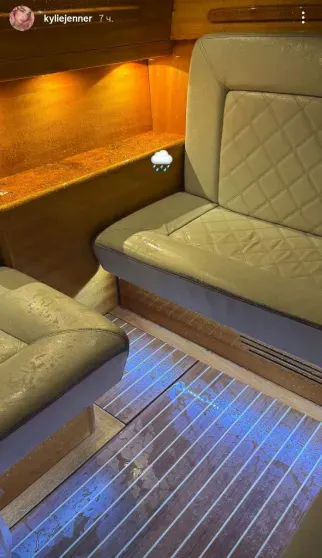 Семья Кардашьян, Леонардо Ди Каприо с девушкой и Иванка Трамп на предсвадебной вечеринке Джеффа Безоса и Лорен Санчес Семья Кардашьян, Леонардо Ди Каприо с девушкой и Иванка Трамп на предсвадебной вечеринке Джеффа Безоса и Лорен Санчес