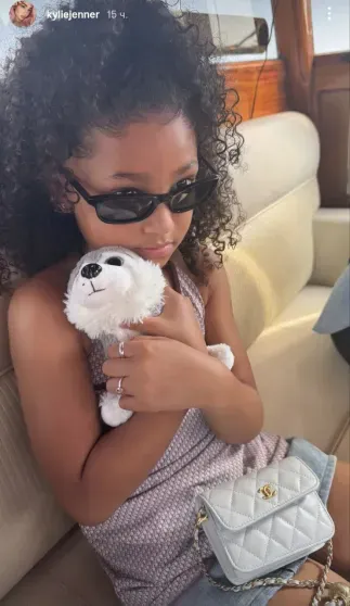 Семья Кардашьян, Леонардо Ди Каприо с девушкой и Иванка Трамп на предсвадебной вечеринке Джеффа Безоса и Лорен Санчес Семья Кардашьян, Леонардо Ди Каприо с девушкой и Иванка Трамп на предсвадебной вечеринке Джеффа Безоса и Лорен Санчес