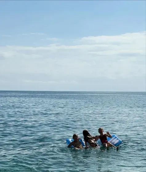 Софья Эрнст показала, как отдохнула с дочерьми на море Софья Эрнст показала, как отдохнула с дочерьми на море