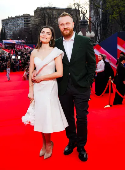 Софья Синицына с дочерью, Юлия Хлынина, Алексей Учитель, Елена Подкаминская на открытии ММКФ Софья Синицына с дочерью, Юлия Хлынина, Алексей Учитель, Елена Подкаминская на открытии ММКФ