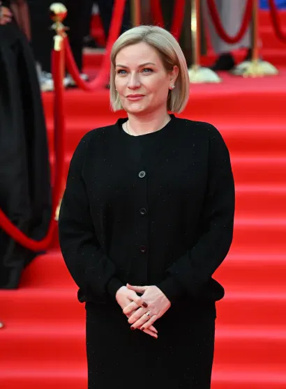 Софья Синицына с дочерью, Юлия Хлынина, Алексей Учитель, Елена Подкаминская на открытии ММКФ Софья Синицына с дочерью, Юлия Хлынина, Алексей Учитель, Елена Подкаминская на открытии ММКФ