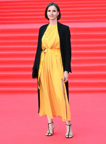 Софья Синицына с дочерью, Юлия Хлынина, Алексей Учитель, Елена Подкаминская на открытии ММКФ Софья Синицына с дочерью, Юлия Хлынина, Алексей Учитель, Елена Подкаминская на открытии ММКФ