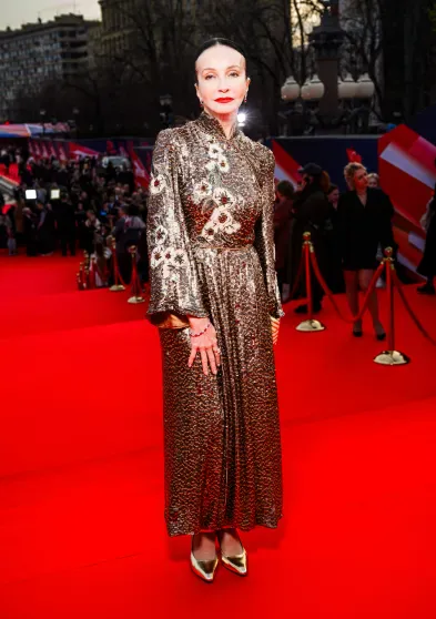 Софья Синицына с дочерью, Юлия Хлынина, Алексей Учитель, Елена Подкаминская на открытии ММКФ Софья Синицына с дочерью, Юлия Хлынина, Алексей Учитель, Елена Подкаминская на открытии ММКФ