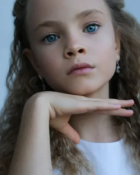 Совладелец сети "585" Антон Петров отметил 10-ю годовщину свадьбы с дочерью депутата, к которой ушёл от беременной МакSим