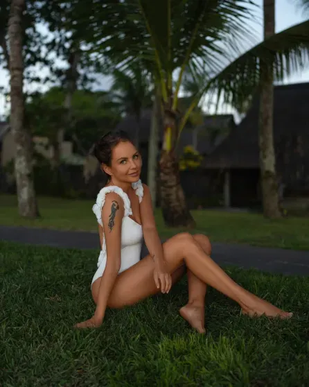 Совладелец сети "585" Антон Петров отметил 10-ю годовщину свадьбы с дочерью депутата, к которой ушёл от беременной МакSим