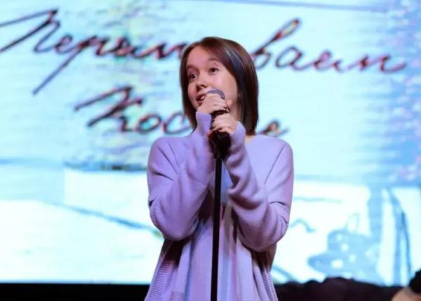 "Спасибо, любимая". Константин Богомолов поделился фотографиями с праздника по случаю своего 50-летния, который организовала Ксения Собчак "Спасибо, любимая". Константин Богомолов поделился фотографиями с праздника по случаю своего 50-летния, который организовала Ксения Собчак